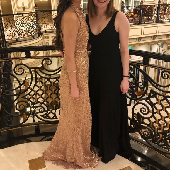 Sequined dress! - Picture 5 of 6